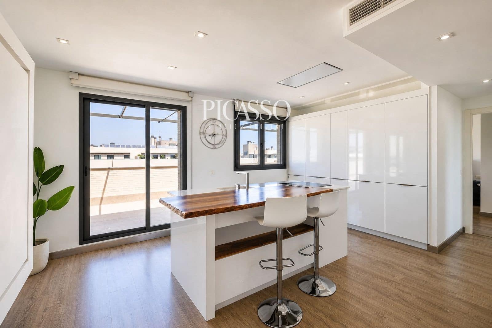 2 quarto Apartamento para arrendar em Torremolinos com piscina garagem - 3 000 € (Ref: 10112082)