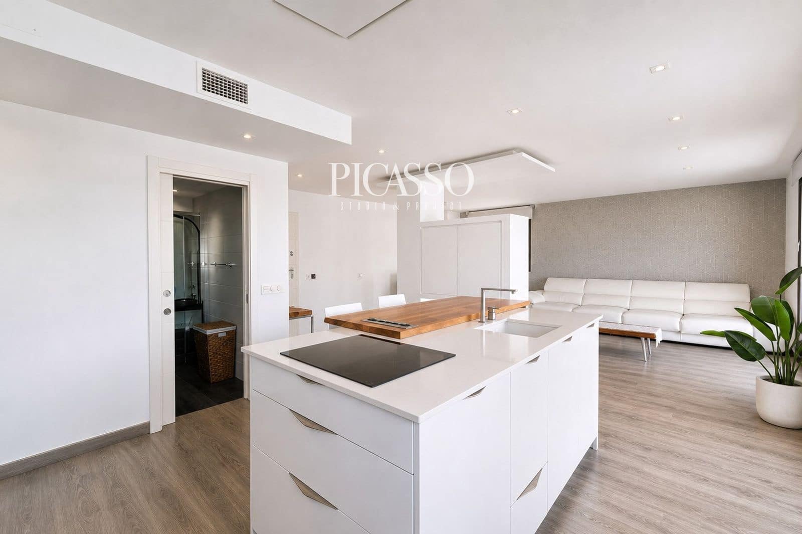 2 quarto Apartamento para arrendar em Torremolinos com piscina garagem - 3 000 € (Ref: 10112082)
