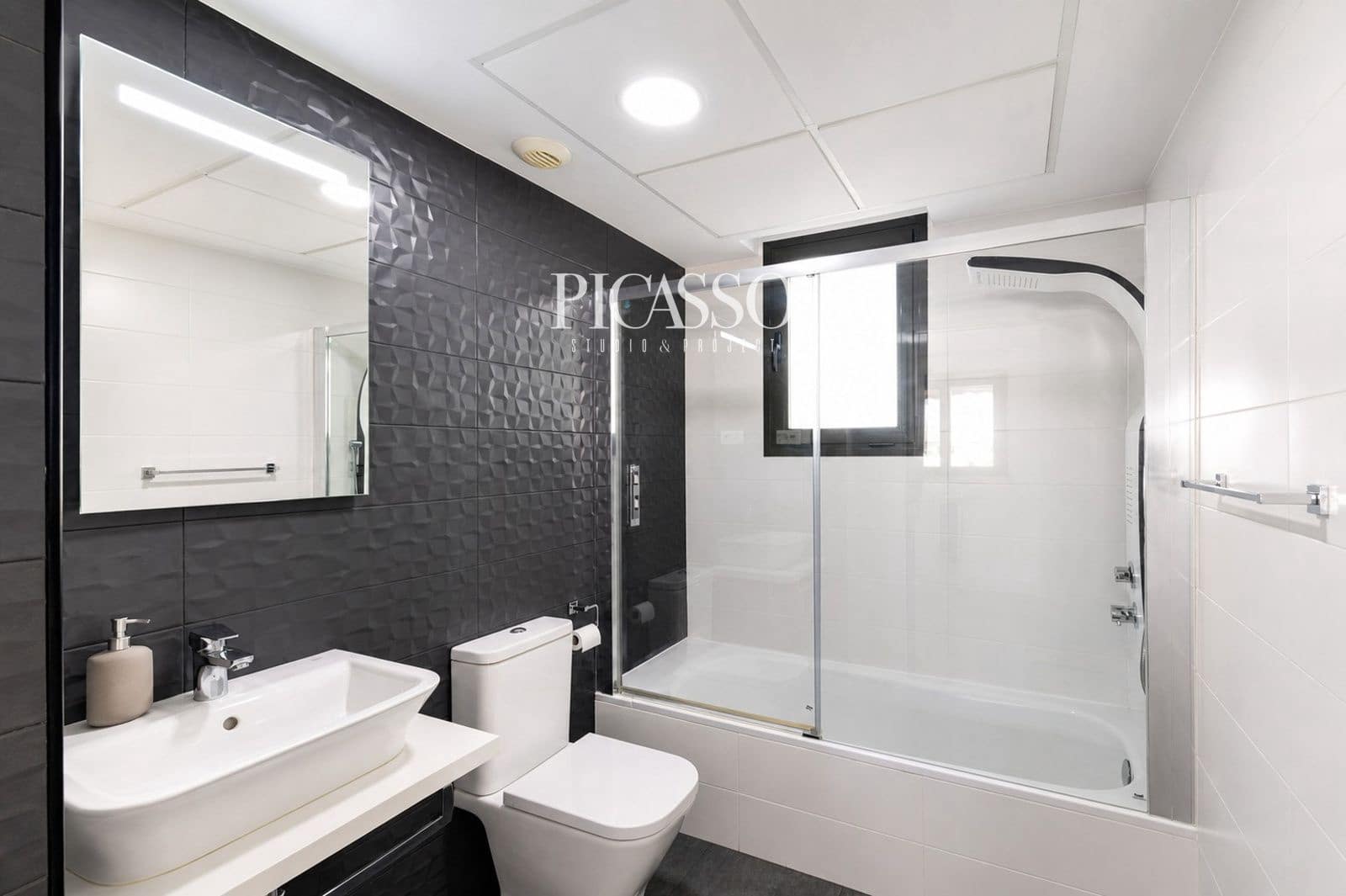 2 quarto Apartamento para arrendar em Torremolinos com piscina garagem - 3 000 € (Ref: 10112082)