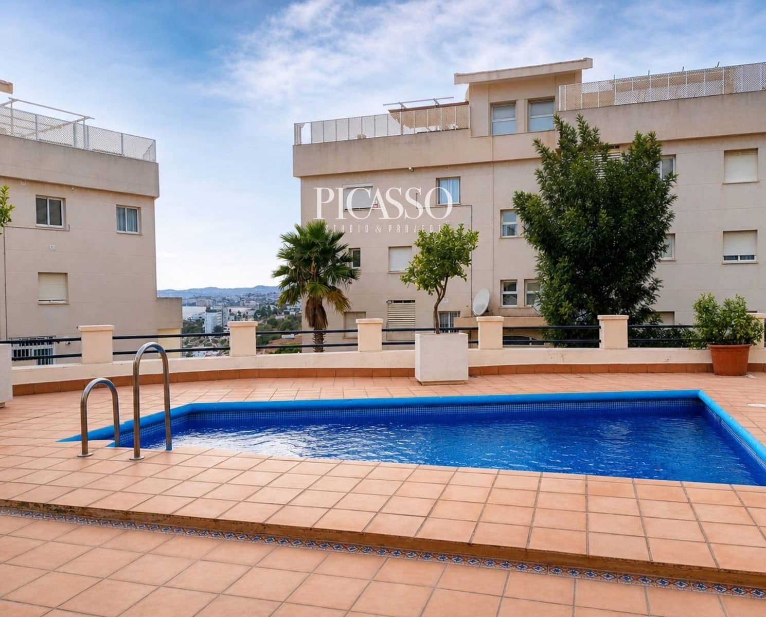 Lägenhet att hyra i Torrequebrada med pool - 800 € (Ref: 10124791)