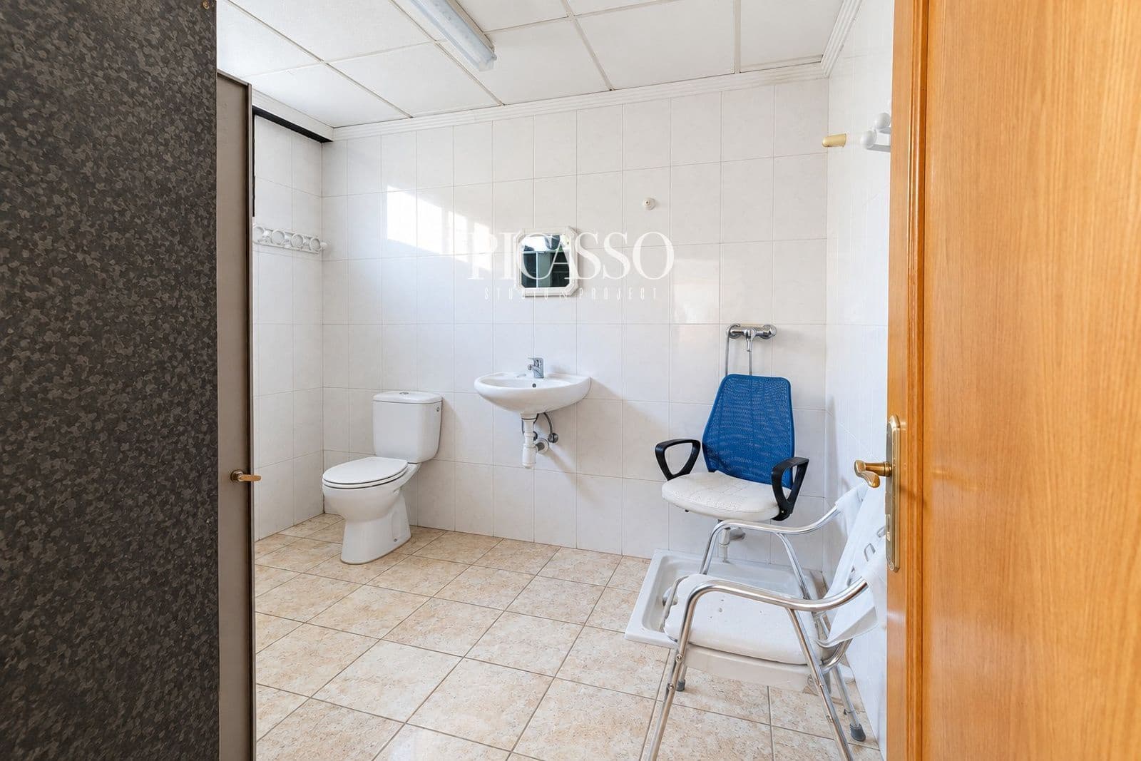Commercial for sale in Argamasilla de Calatrava - € 350,000 (Ref: 10131003)