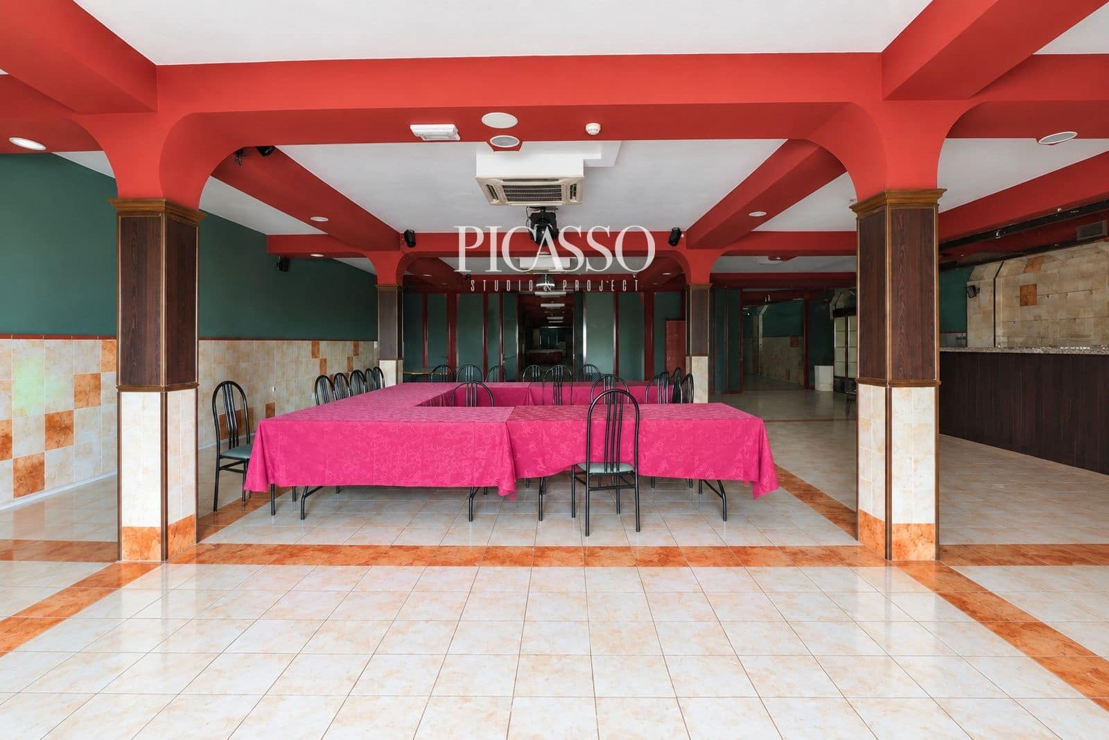 Commercial for sale in Argamasilla de Calatrava - € 350,000 (Ref: 10131003)