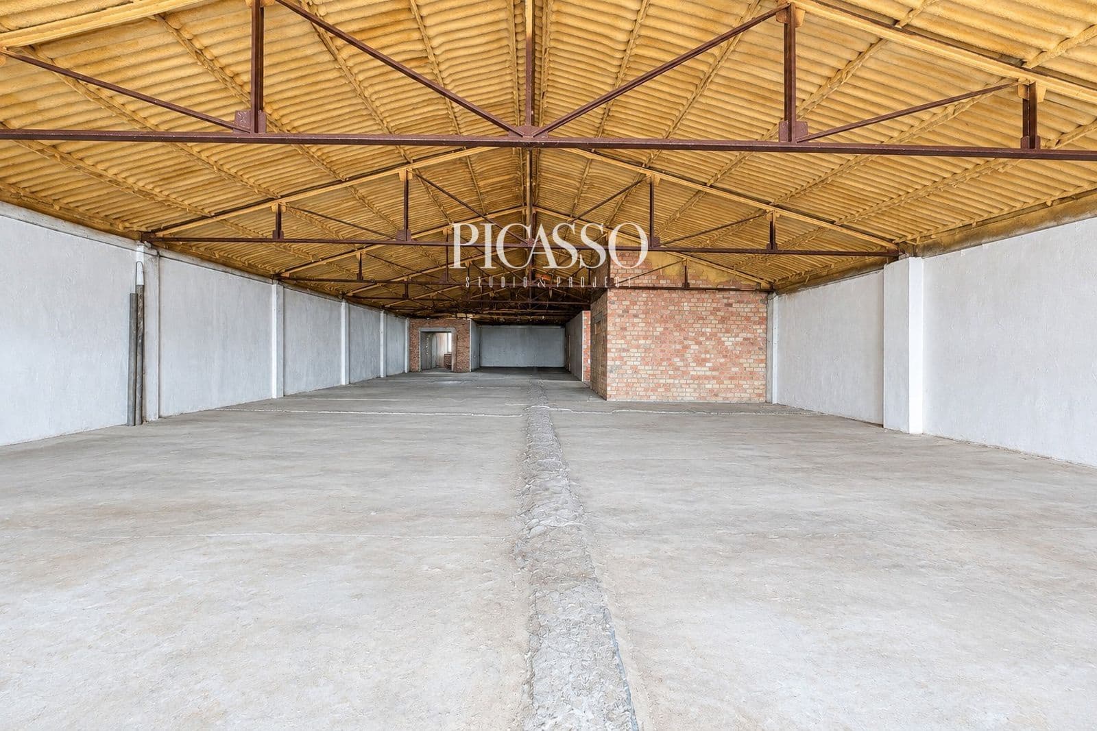 Commercial for sale in Argamasilla de Calatrava - € 350,000 (Ref: 10131003)