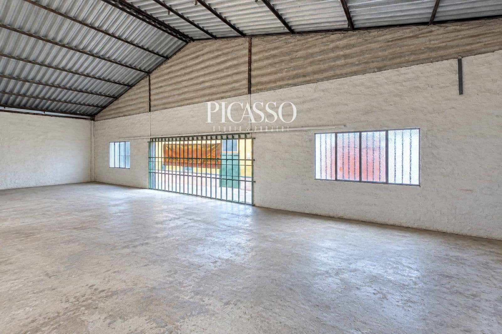 Commercial for sale in Argamasilla de Calatrava - € 350,000 (Ref: 10131003)