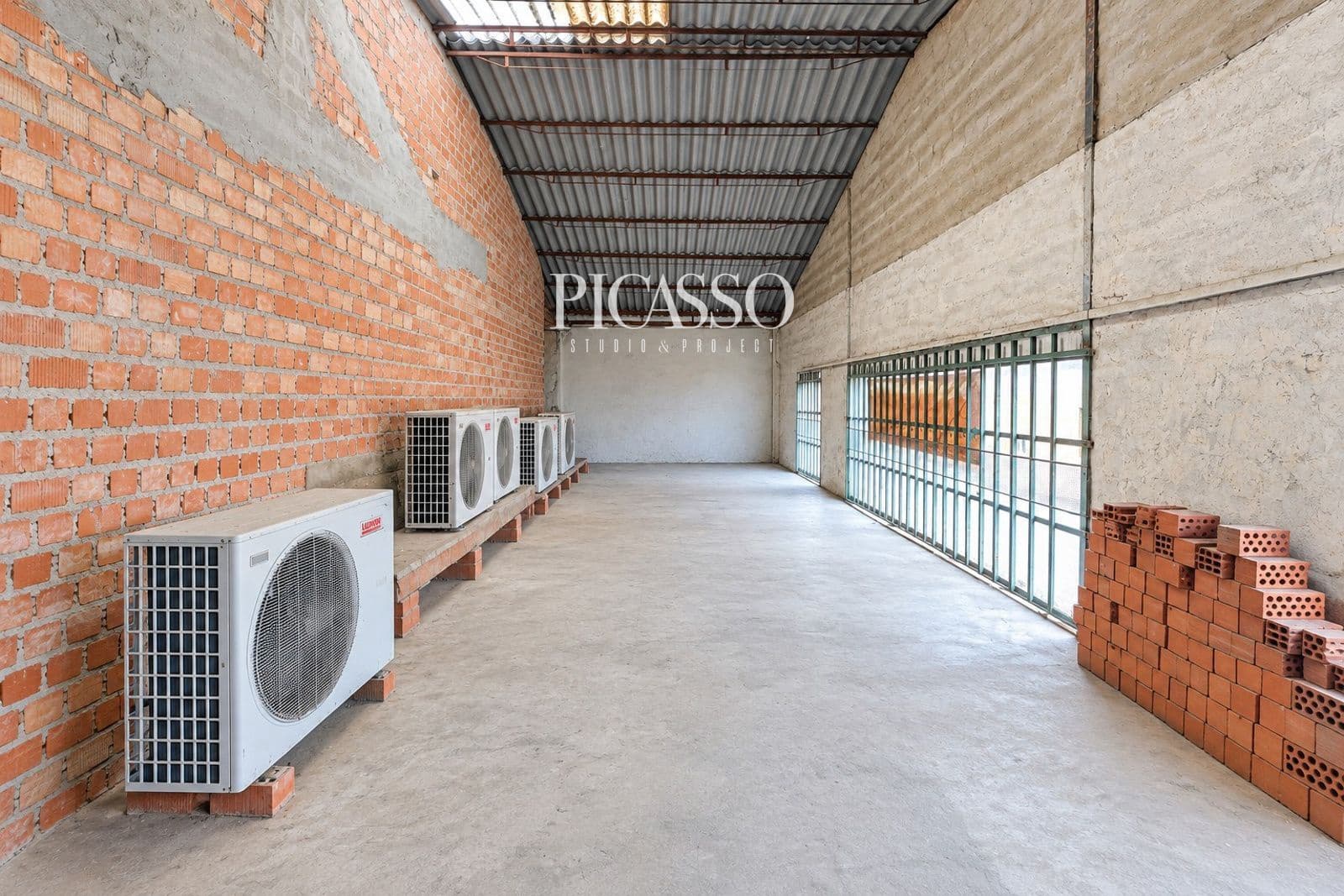 Commercial for sale in Argamasilla de Calatrava - € 350,000 (Ref: 10131003)