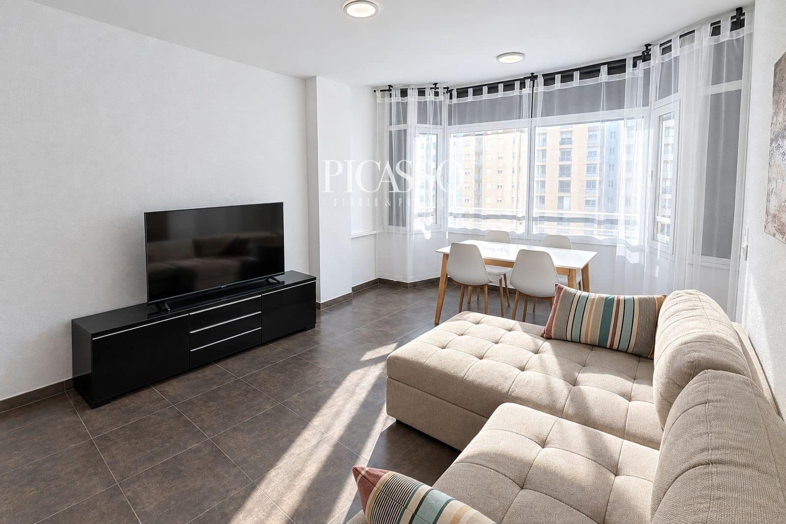 Lejlighed til leje i Torremolinos - € 850 (Ref: 10135023)