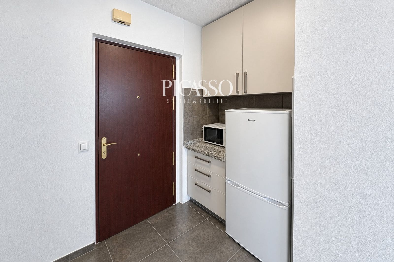 Lejlighed til leje i Torremolinos - € 850 (Ref: 10135023)