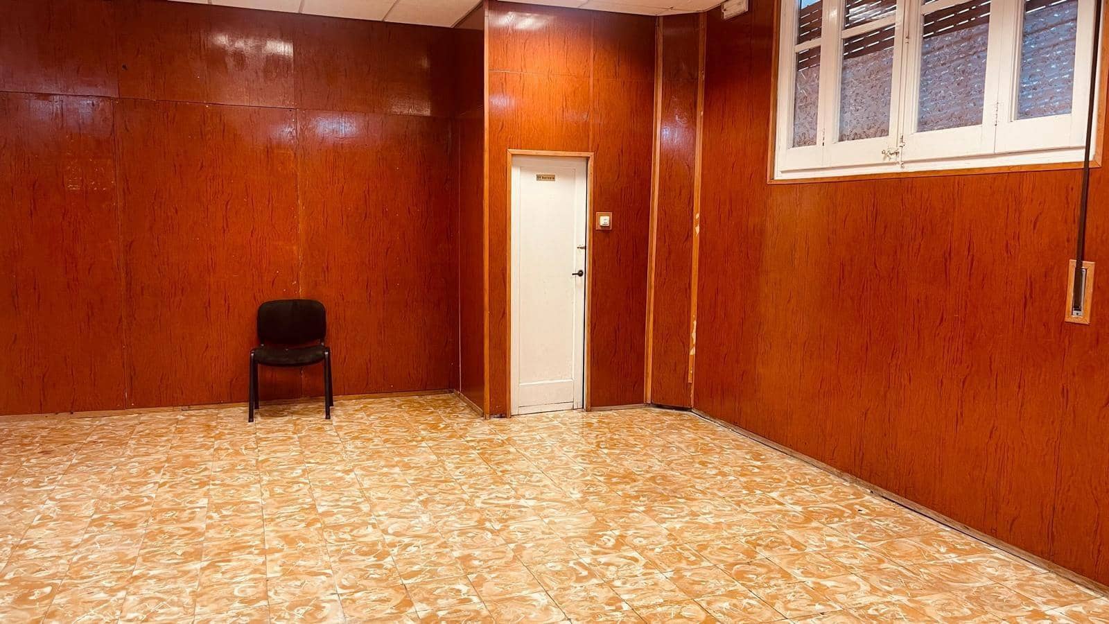 Commercieel te koop in Tortosa - € 86.000 (Ref: 10172018)