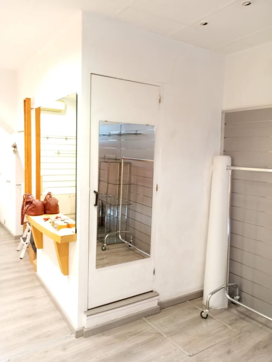 Commercieel te koop in Tortosa - € 275.000 (Ref: 10172019)
