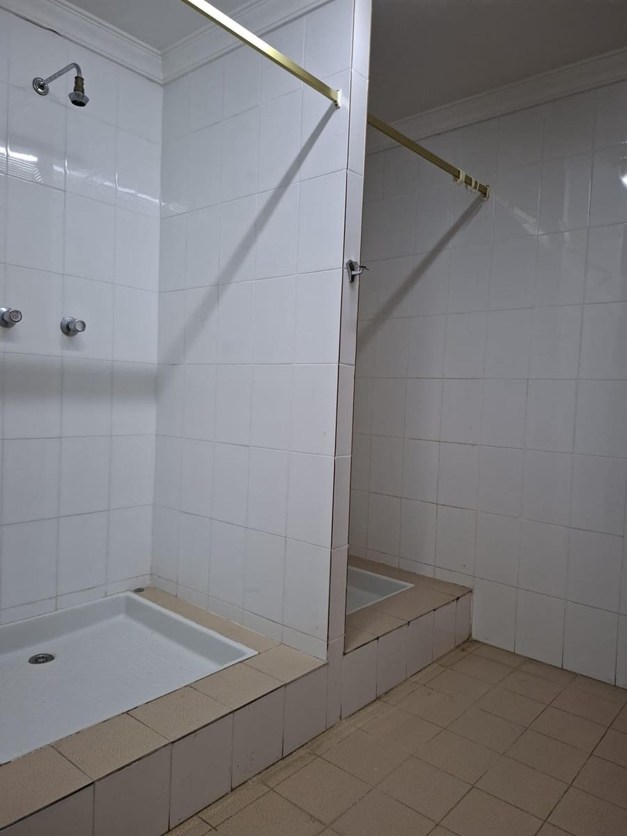 8 slaapkamer Villa te koop in L'Aldea met garage - € 290.000 (Ref: 10172021)