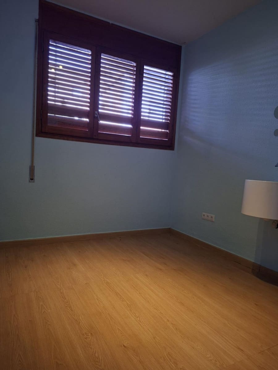 8 slaapkamer Villa te koop in L'Aldea met garage - € 290.000 (Ref: 10172021)