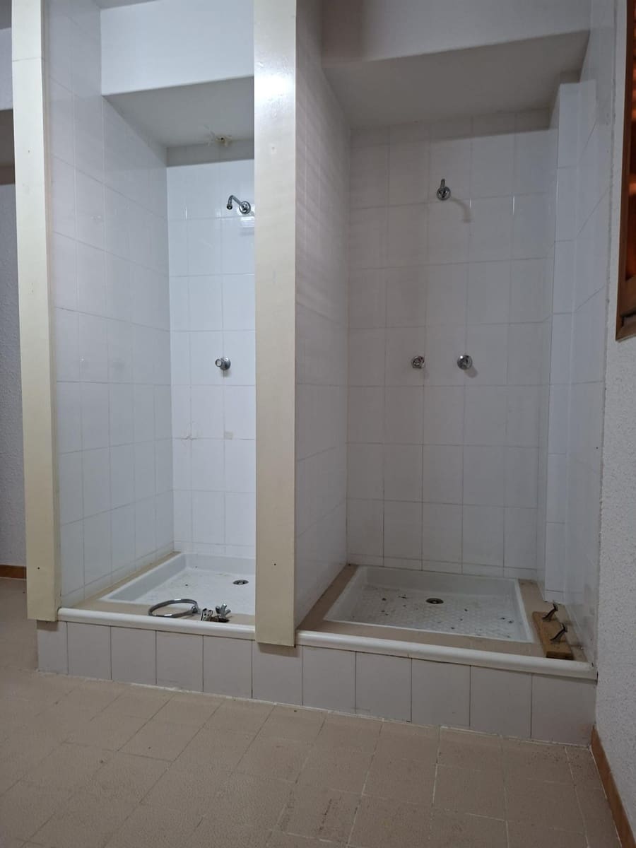 8 slaapkamer Villa te koop in L'Aldea met garage - € 290.000 (Ref: 10172021)