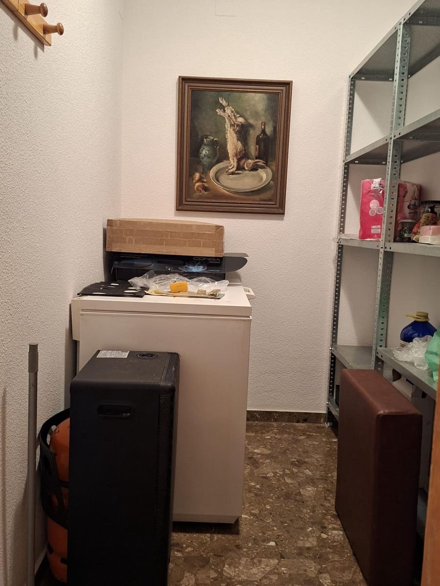 8 slaapkamer Villa te koop in L'Aldea met garage - € 290.000 (Ref: 10172021)