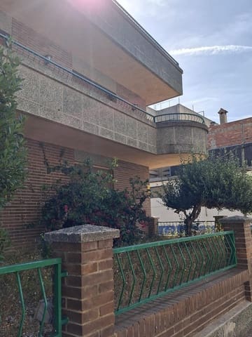 8 slaapkamer Villa te koop in L'Aldea met garage - € 290.000 (Ref: 10172021)