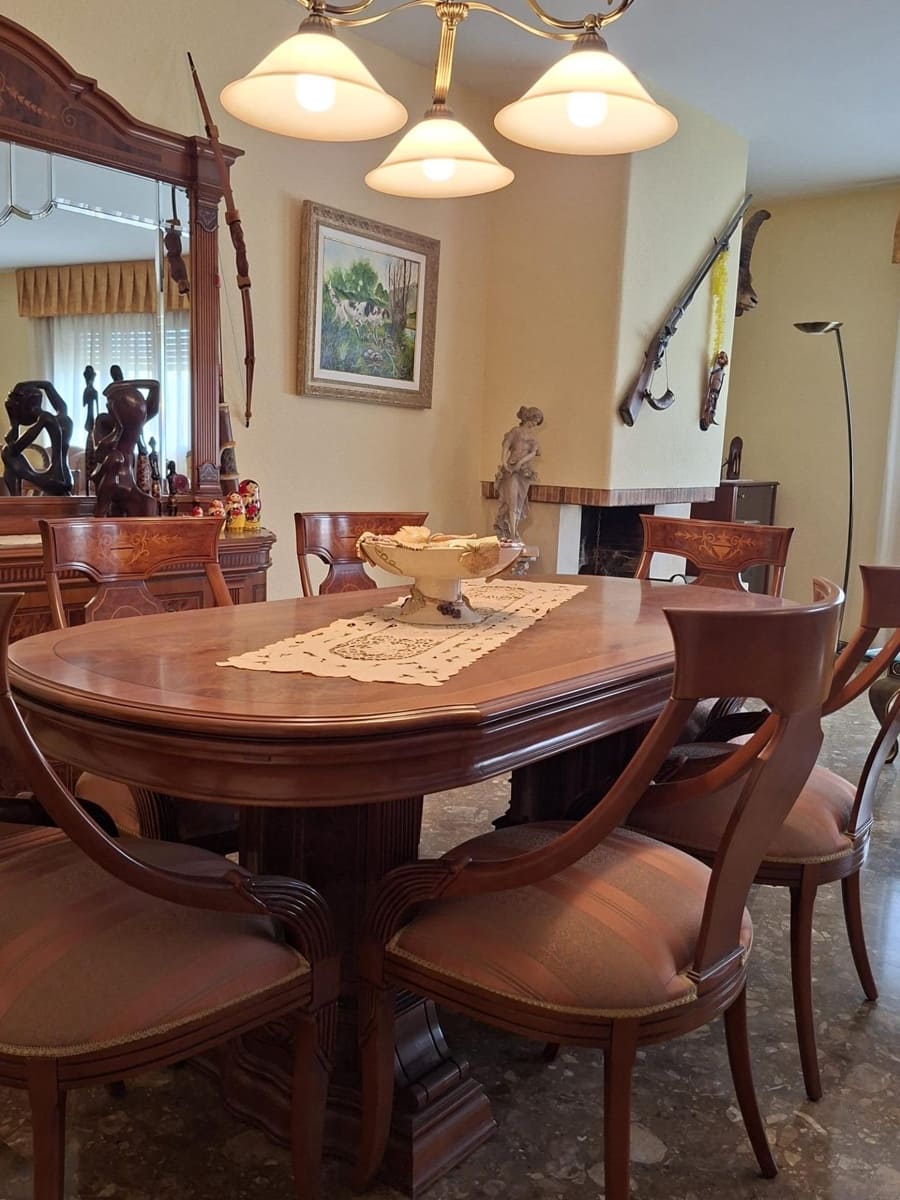 8 slaapkamer Villa te koop in L'Aldea met garage - € 290.000 (Ref: 10172021)