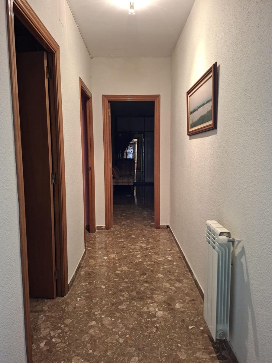 8 slaapkamer Villa te koop in L'Aldea met garage - € 290.000 (Ref: 10172021)