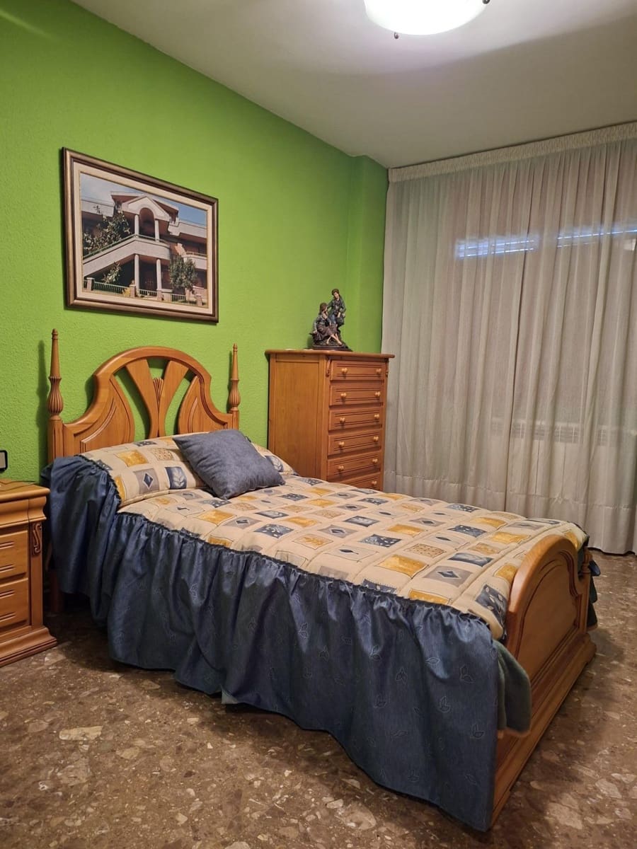 8 slaapkamer Villa te koop in L'Aldea met garage - € 290.000 (Ref: 10172021)