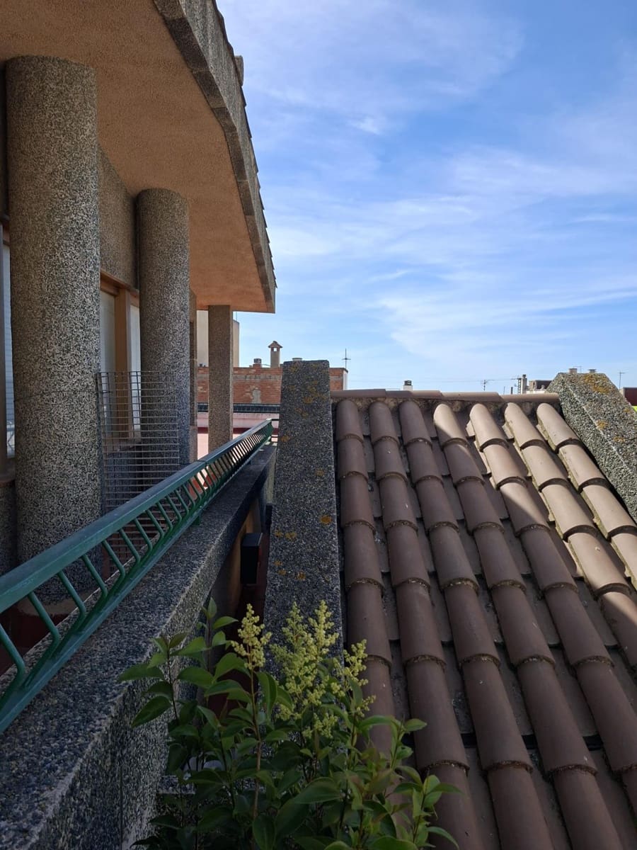 8 slaapkamer Villa te koop in L'Aldea met garage - € 290.000 (Ref: 10172021)
