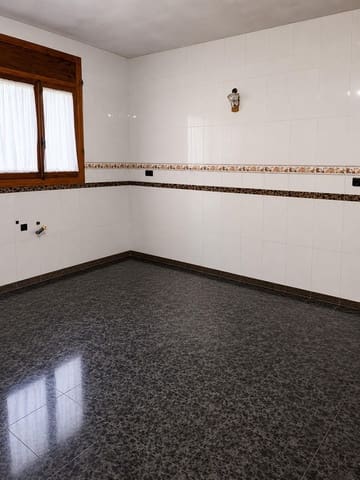 6 slaapkamer Villa te koop in Roquetes met zwembad garage - € 258.750 (Ref: 10172031)