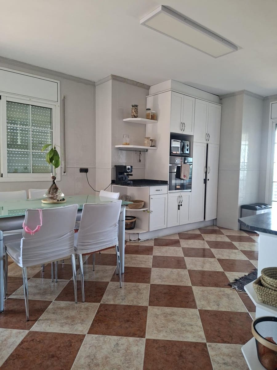 4 slaapkamer Appartement te koop in Camarles met garage - € 204.750 (Ref: 10172032)