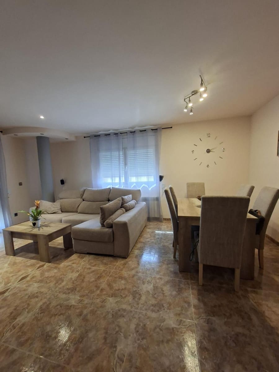 6 soveværelse Byhus til salg i Sant Jaume d'Enveja med garage - € 215.000 (Ref: 10172046)