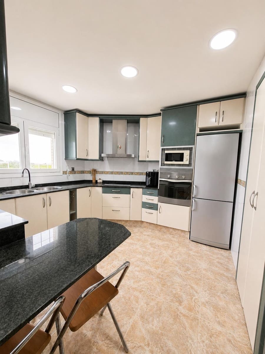 6 soveværelse Byhus til salg i Sant Jaume d'Enveja med garage - € 215.000 (Ref: 10172046)