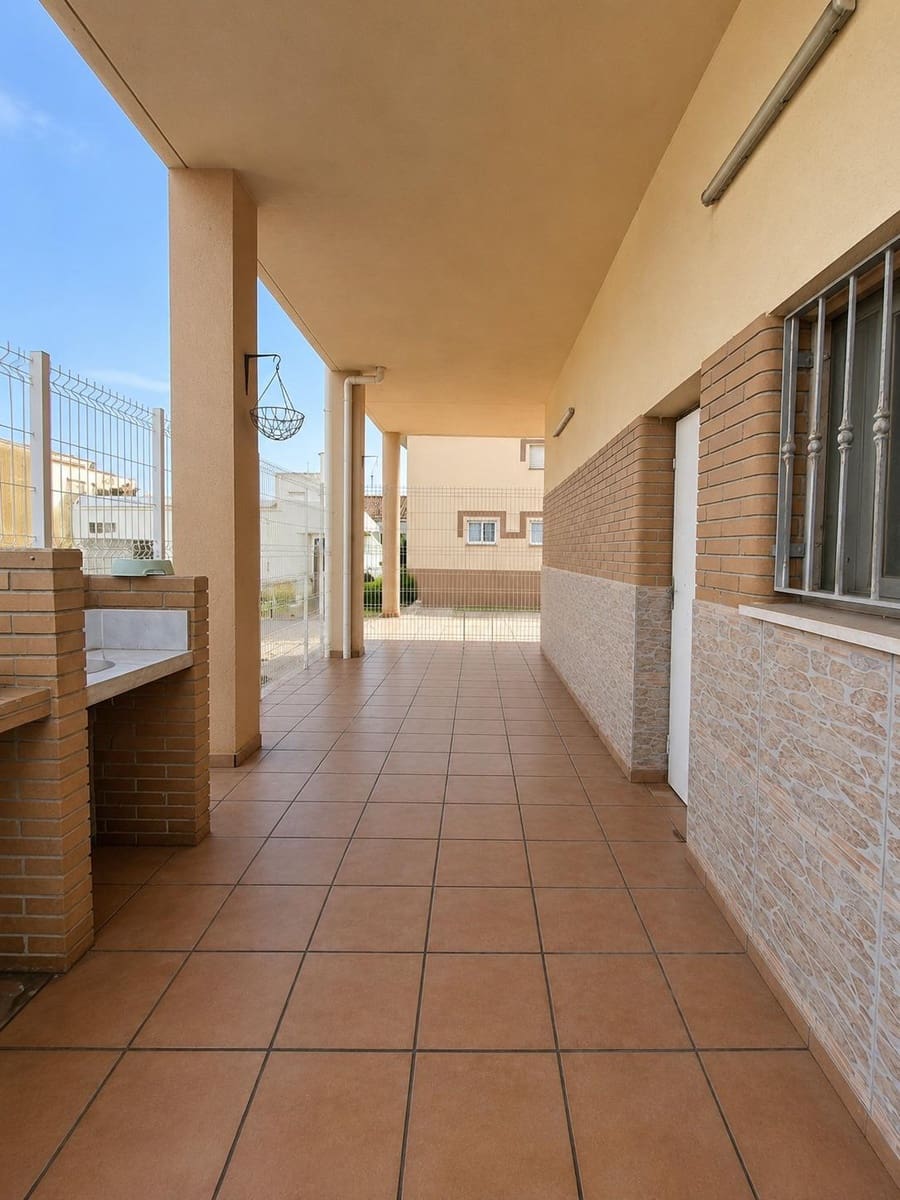 6 soveværelse Byhus til salg i Sant Jaume d'Enveja med garage - € 215.000 (Ref: 10172046)