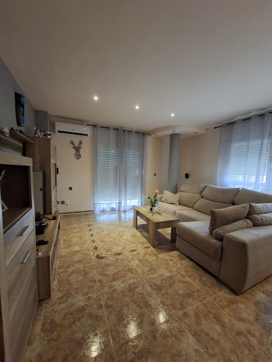 6 soveværelse Byhus til salg i Sant Jaume d'Enveja med garage - € 215.000 (Ref: 10172046)