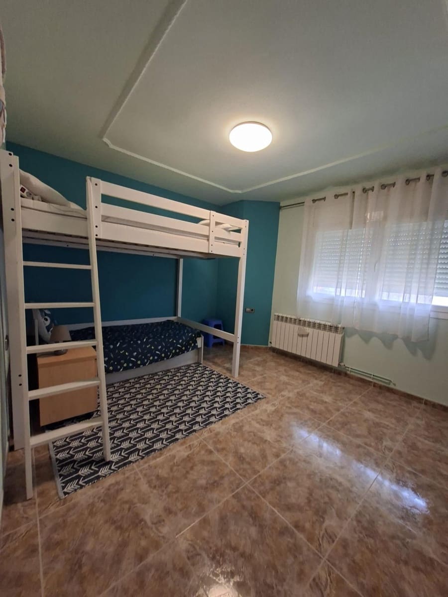 6 soveværelse Byhus til salg i Sant Jaume d'Enveja med garage - € 215.000 (Ref: 10172046)