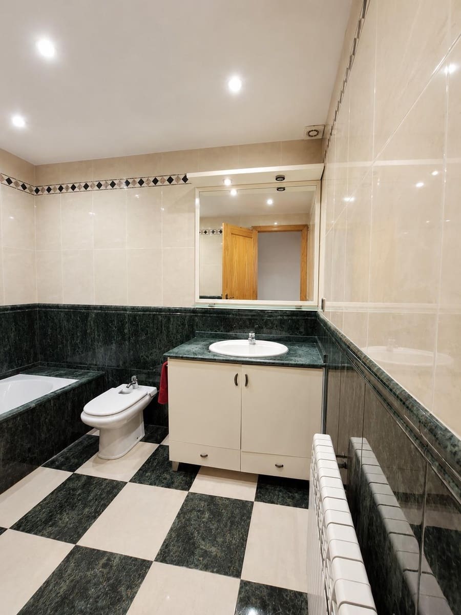 6 soveværelse Byhus til salg i Sant Jaume d'Enveja med garage - € 215.000 (Ref: 10172046)