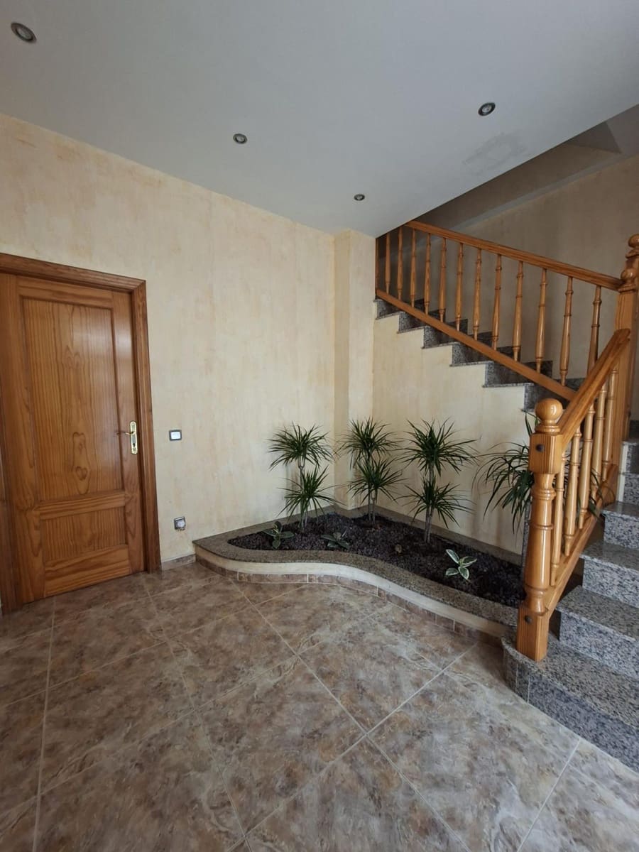 6 soveværelse Byhus til salg i Sant Jaume d'Enveja med garage - € 215.000 (Ref: 10172046)