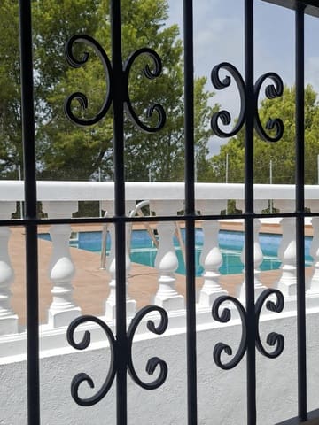 4 soveværelse Villa til salg i L'Ametlla de Mar med swimmingpool - € 390.000 (Ref: 10172047)