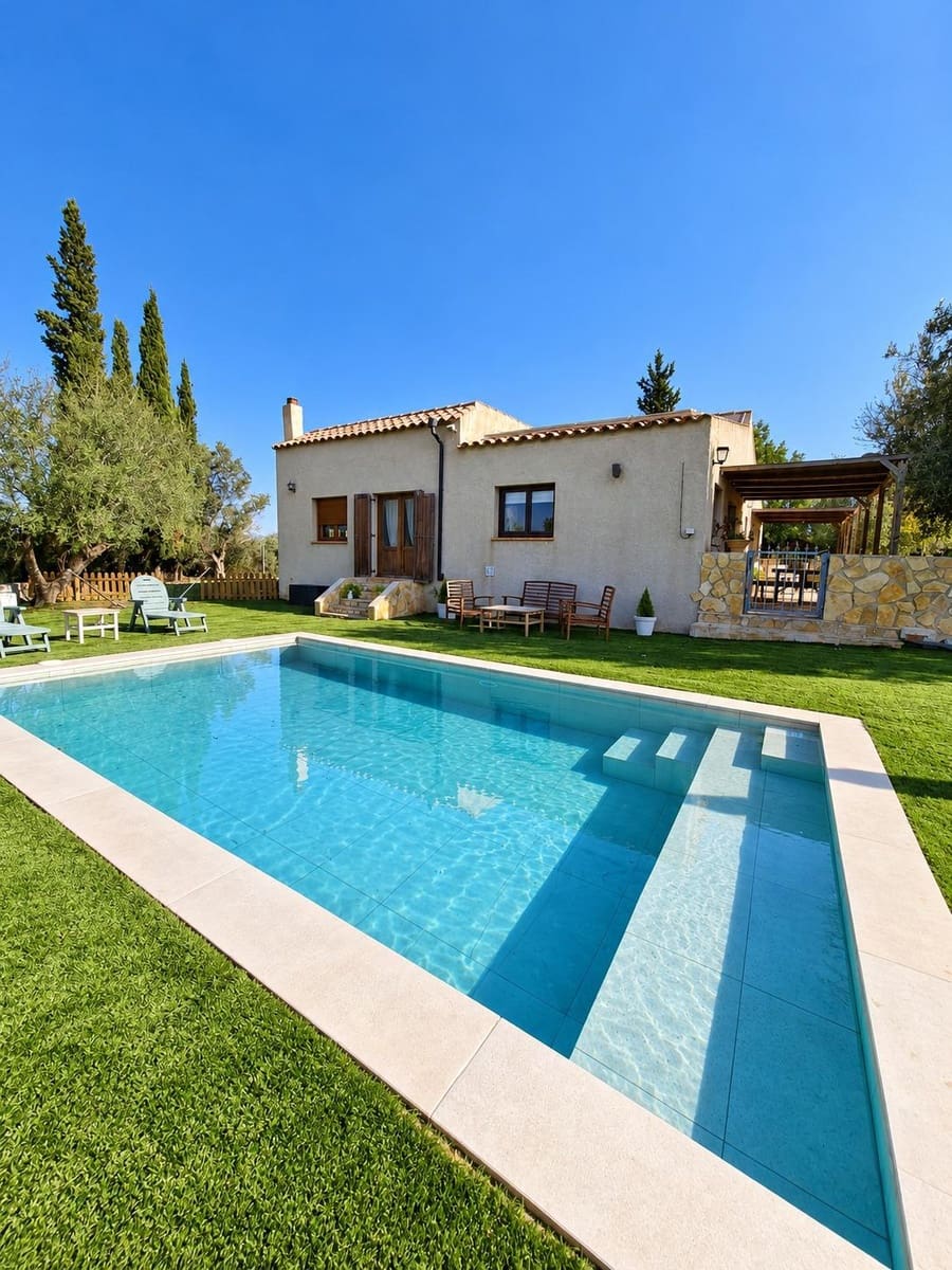 4 soveværelse Finca/Landehus til salg i Santa Barbara med swimmingpool - € 360.000 (Ref: 10183188)