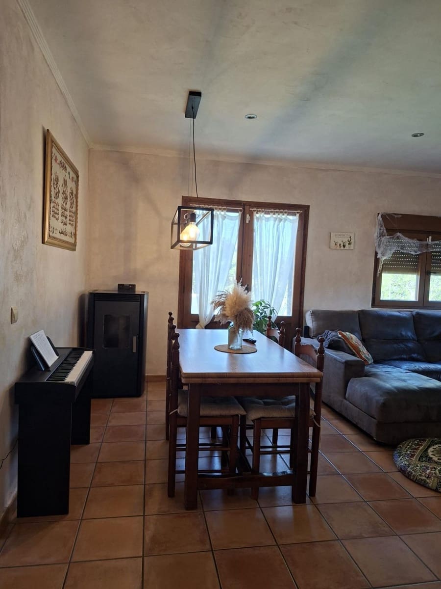 4 soveværelse Finca/Landehus til salg i Santa Barbara med swimmingpool - € 360.000 (Ref: 10183188)