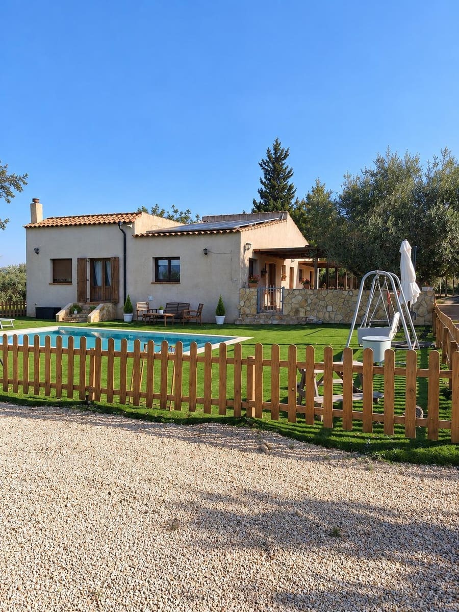 4 soveværelse Finca/Landehus til salg i Santa Barbara med swimmingpool - € 360.000 (Ref: 10183188)