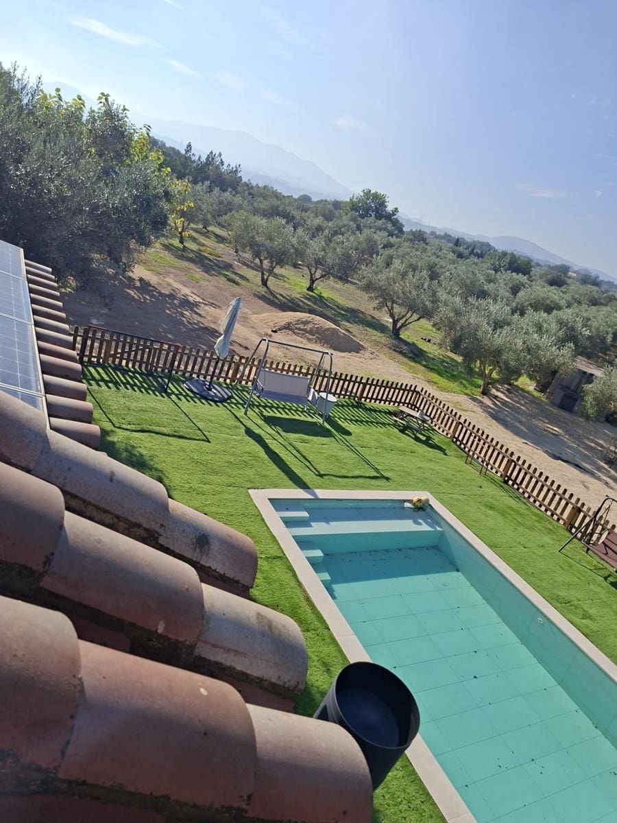 4 soveværelse Finca/Landehus til salg i Santa Barbara med swimmingpool - € 360.000 (Ref: 10183188)