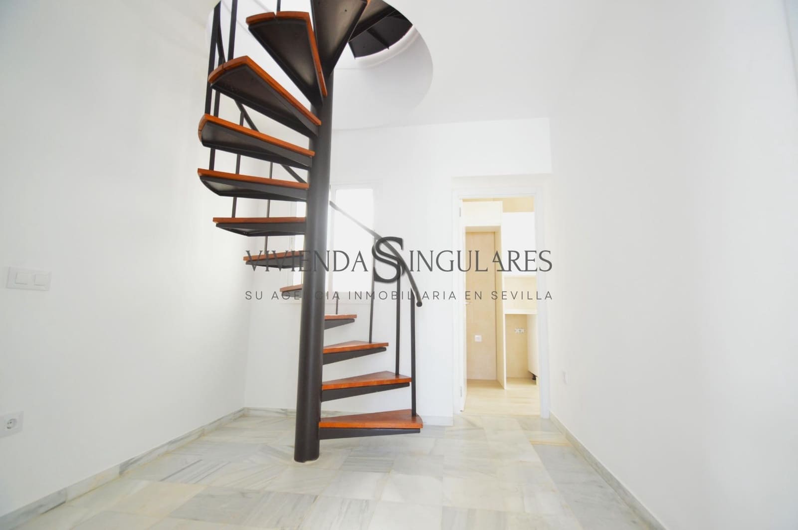 4 sypialnia Penthouse do wynajęcia w Miasto Sewilla - 1 300 € (Ref: 10111954)