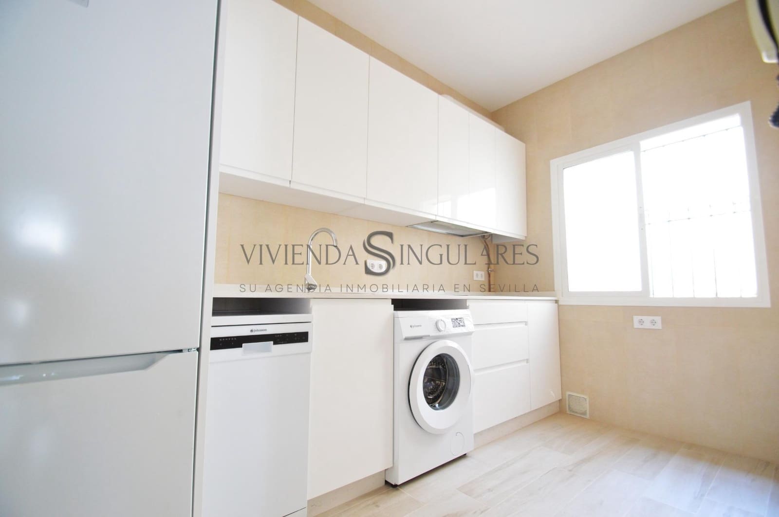 4 sypialnia Penthouse do wynajęcia w Miasto Sewilla - 1 300 € (Ref: 10111954)