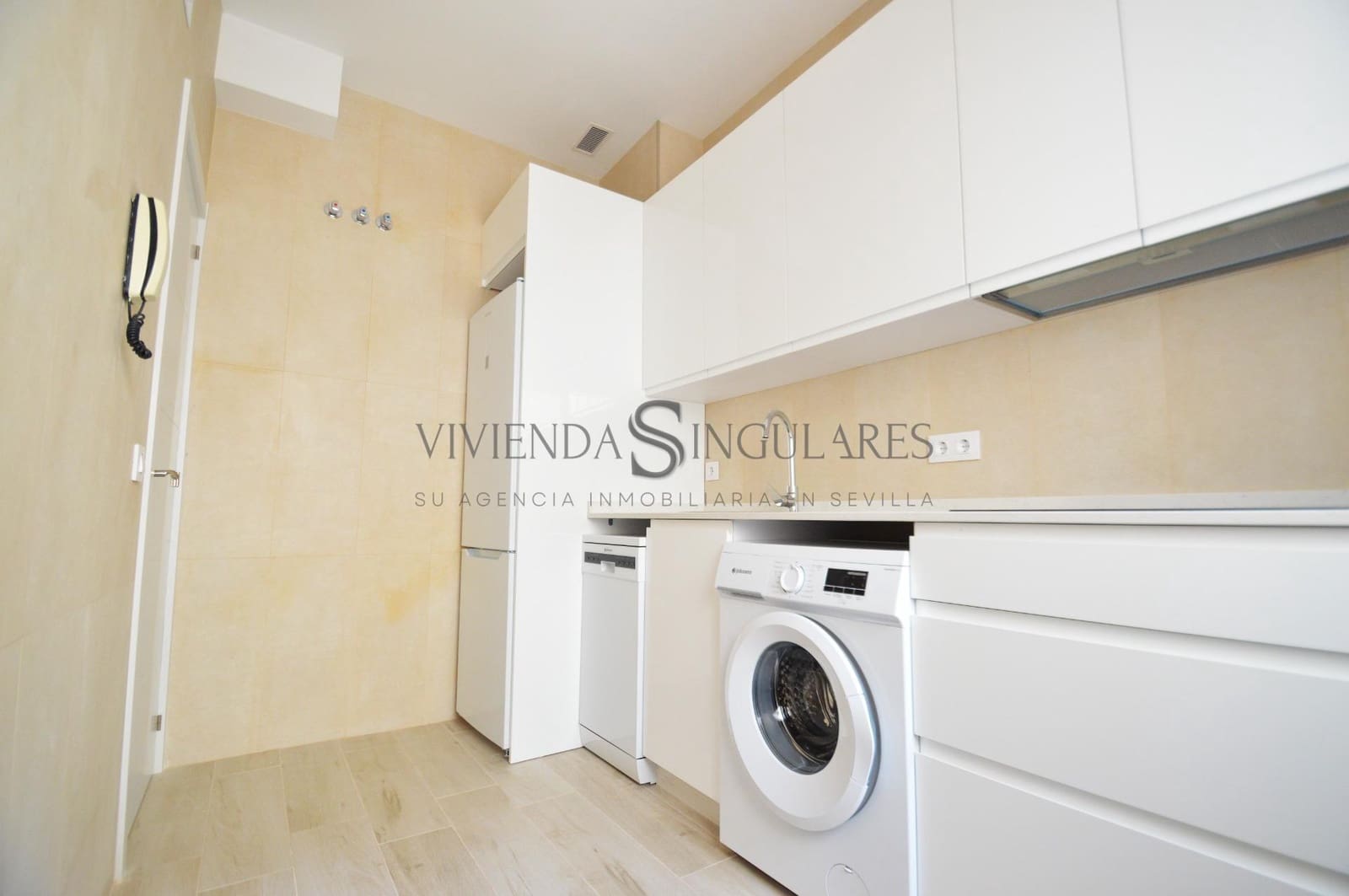 4 sypialnia Penthouse do wynajęcia w Miasto Sewilla - 1 300 € (Ref: 10111954)