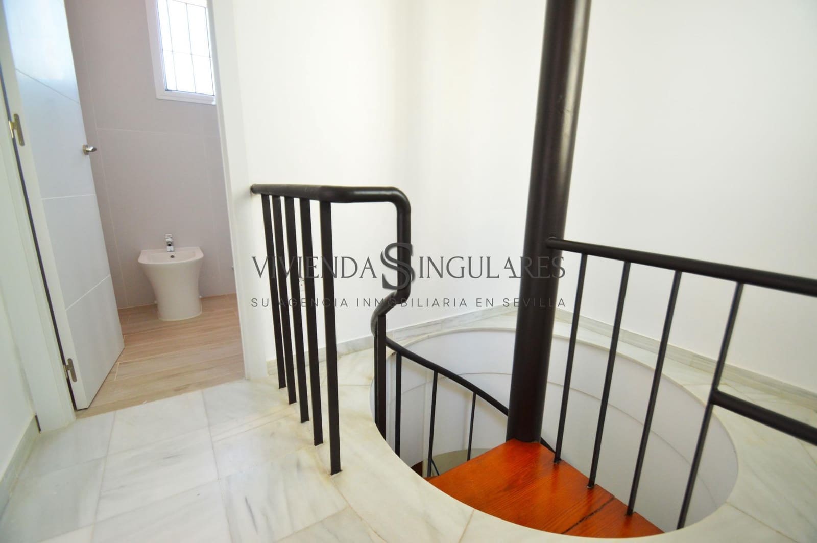 4 sypialnia Penthouse do wynajęcia w Miasto Sewilla - 1 300 € (Ref: 10111954)