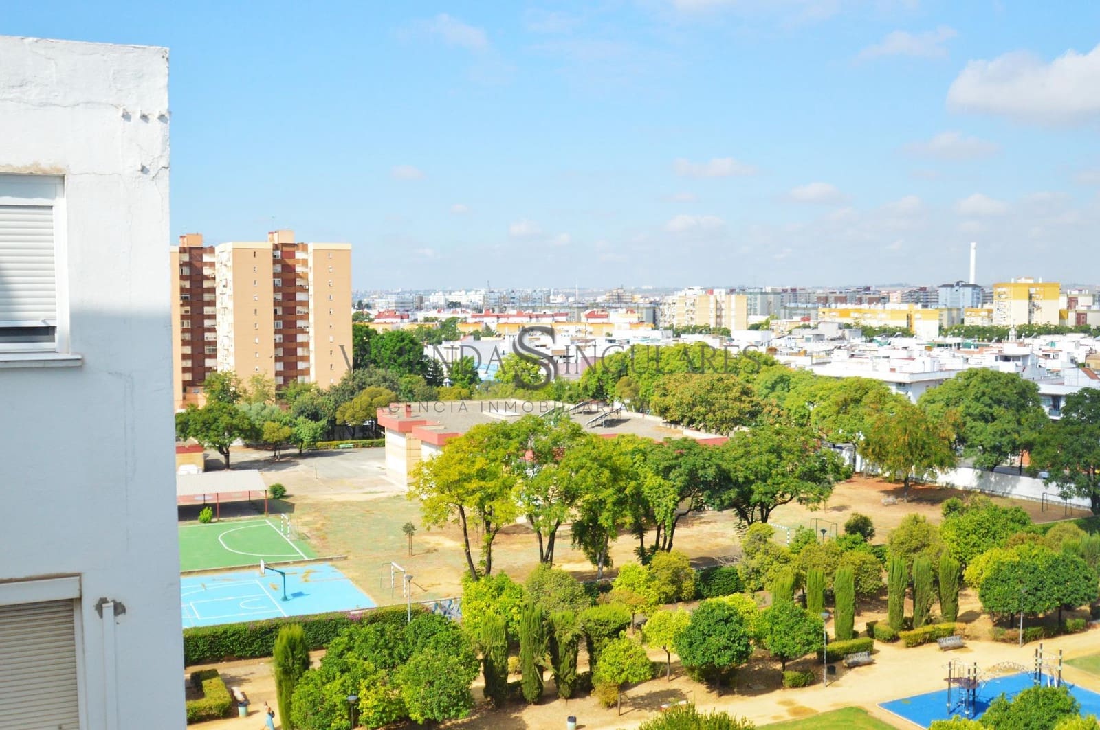 4 sovrum Lägenhet till salu i Sevilla stad - 215 000 € (Ref: 10111955)