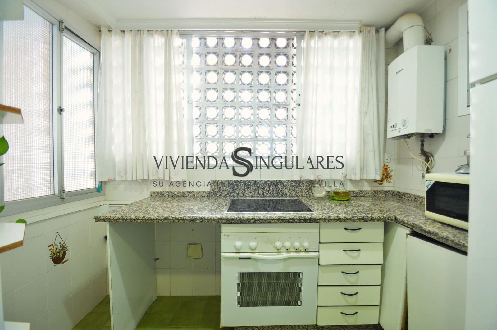 4 sovrum Lägenhet till salu i Sevilla stad - 215 000 € (Ref: 10111955)