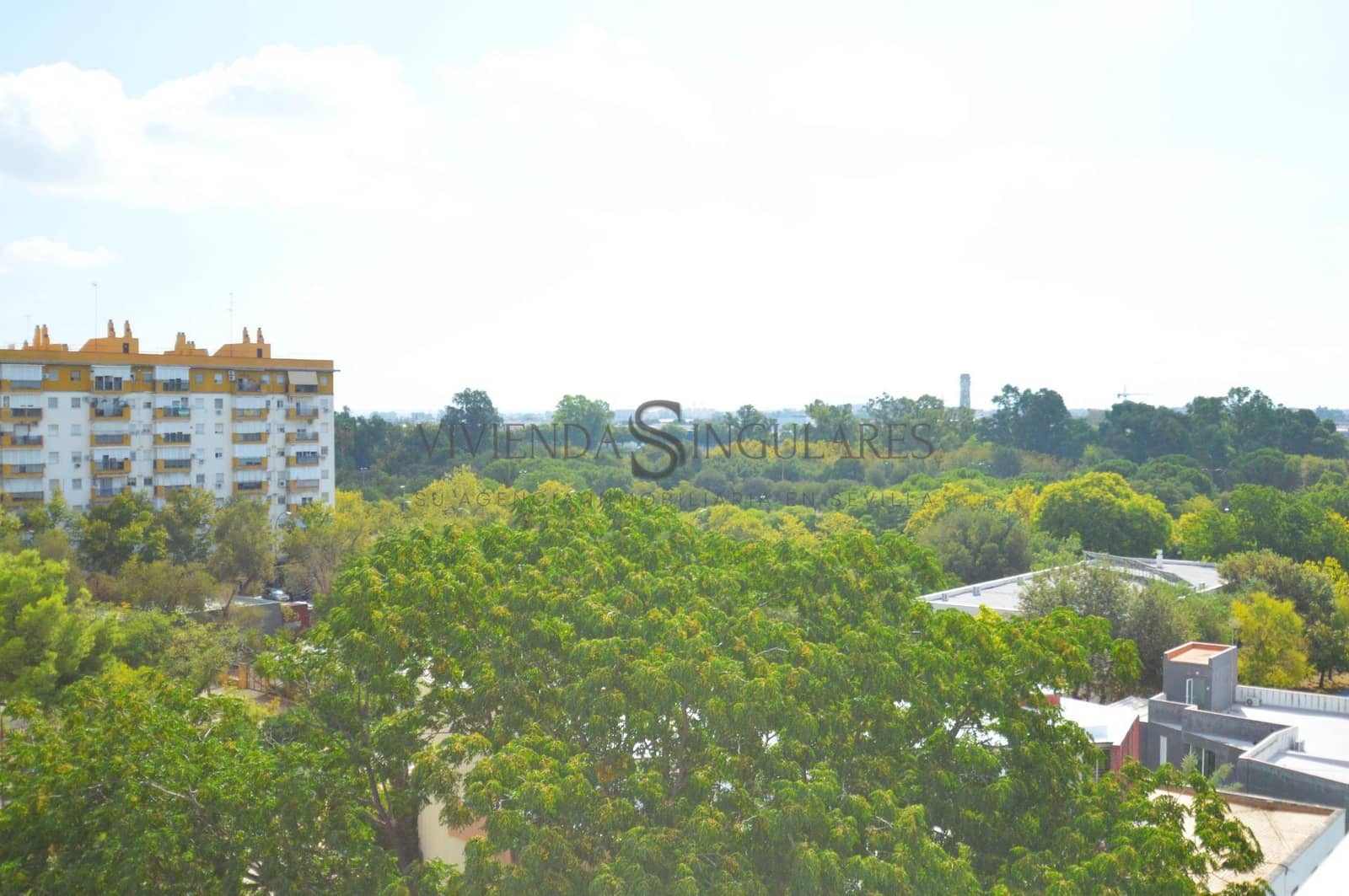 4 sovrum Lägenhet till salu i Sevilla stad - 215 000 € (Ref: 10111955)