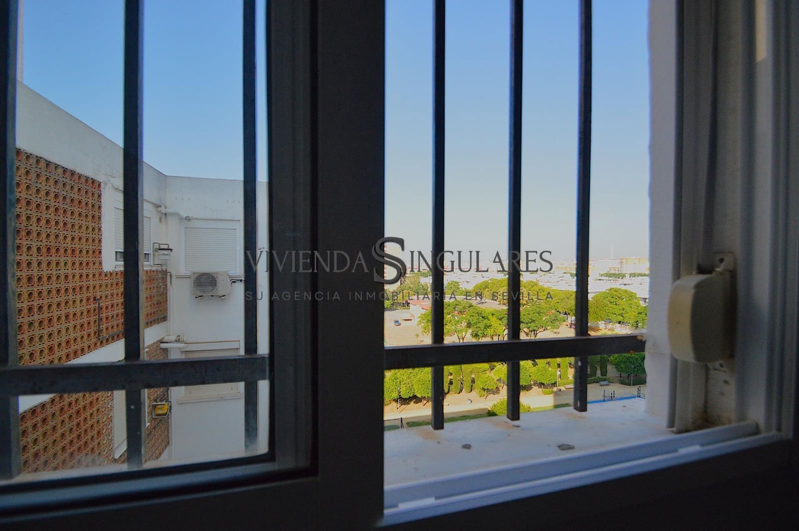 4 sovrum Lägenhet till salu i Sevilla stad - 215 000 € (Ref: 10111955)