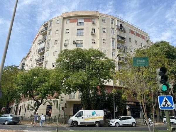 2 sovrum Lägenhet till salu i Sevilla stad med garage - 180 000 € (Ref: 10111956)