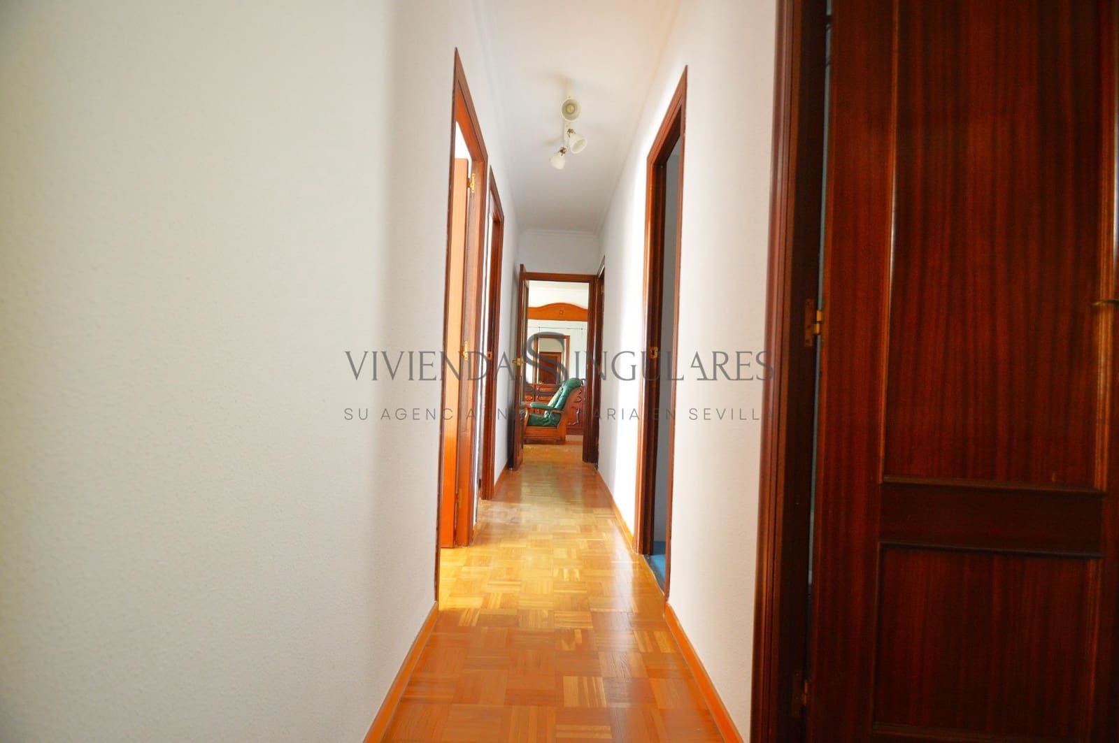 3 slaapkamer Flat te huur in Sevilla stad - € 1.400 (Ref: 10111957)