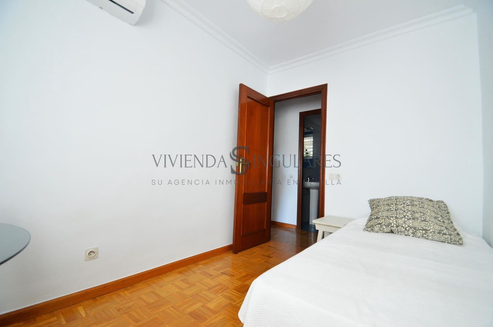 3 slaapkamer Flat te huur in Sevilla stad - € 1.400 (Ref: 10111957)