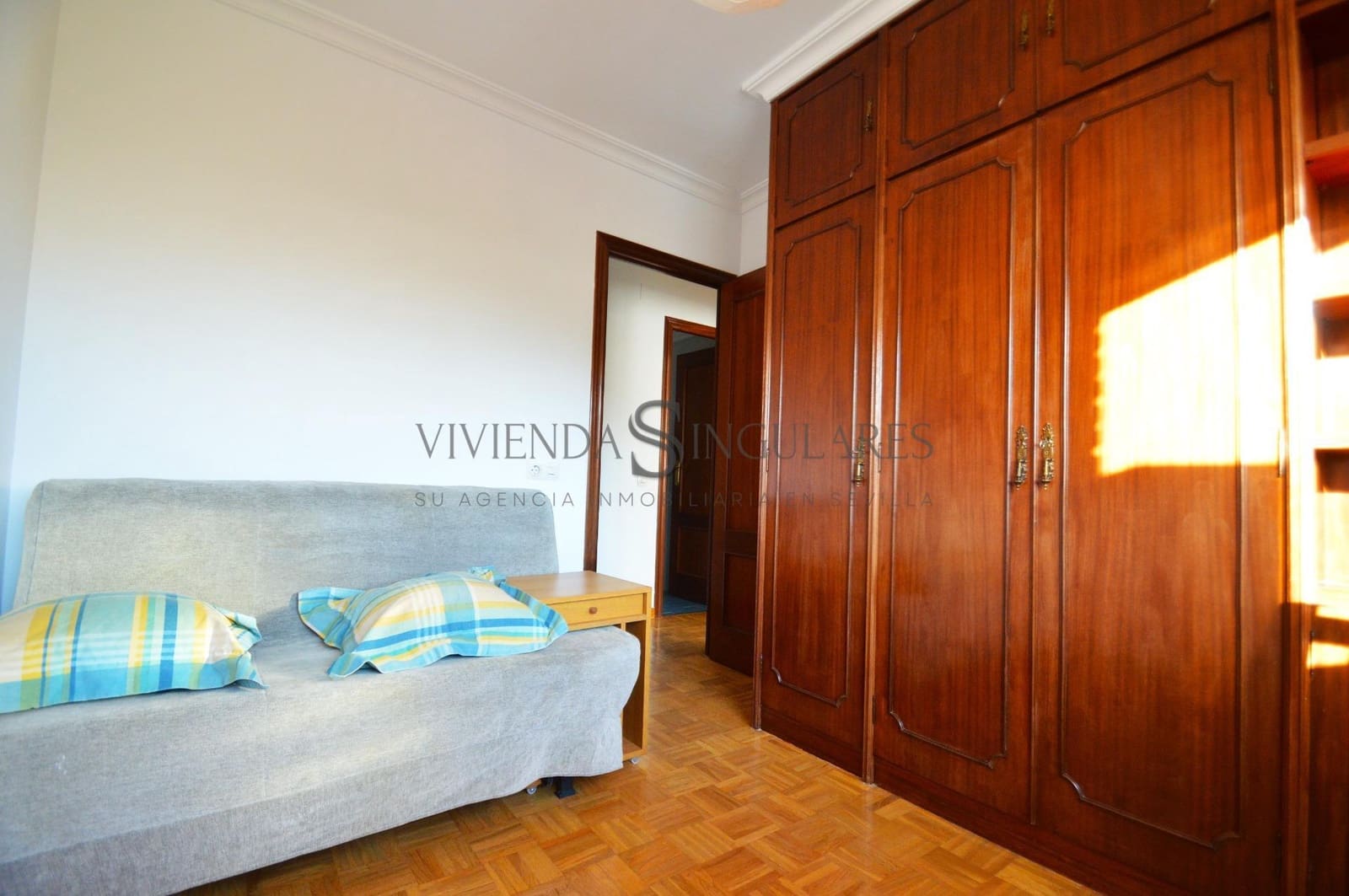 3 slaapkamer Flat te huur in Sevilla stad - € 1.400 (Ref: 10111957)