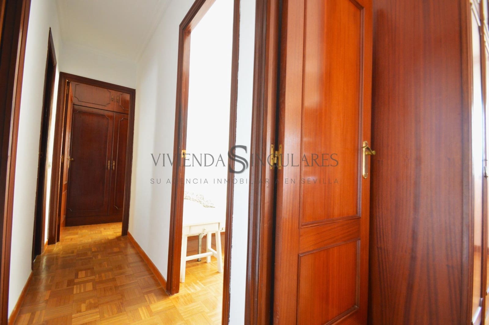 3 slaapkamer Flat te huur in Sevilla stad - € 1.400 (Ref: 10111957)