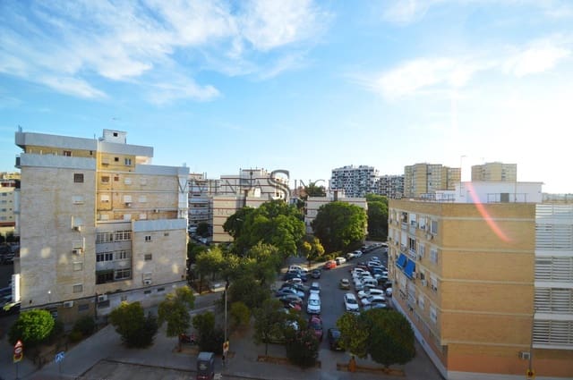 3 slaapkamer Flat te huur in Sevilla stad - € 1.400 (Ref: 10111957)